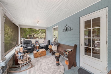 120 W Adams St, Caro, MI 48723 - photo 2