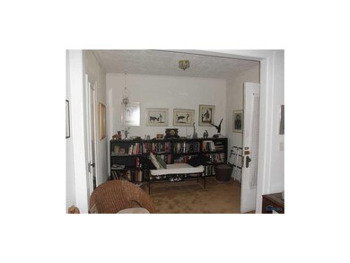 Entry. Lower unit entry.
