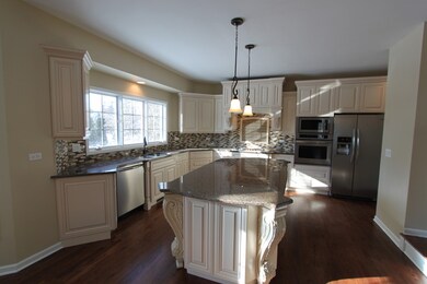 2275 Fox Boro Ln, Naperville, IL 60564 - photo 5