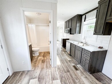 44 Retreat Way, Fenton Township, MI 48430 - photo 5