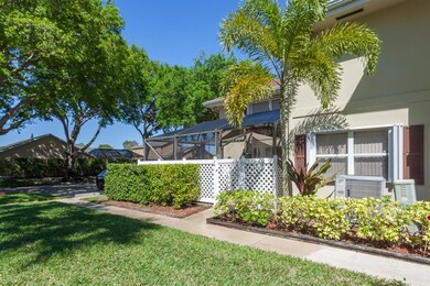 12 Amherst Ct unit A, Royal Palm Beach, FL 33411 - photo 2