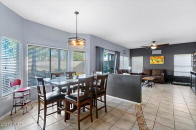 10-Kitchen Dining Area