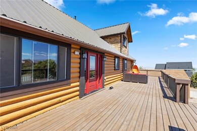 1,800 sqft Trex deck is perfect for outdoor living