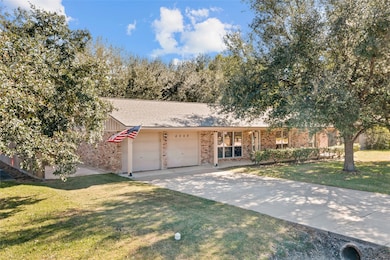 4206 Country Club Dr, Dickinson, TX 77539 - photo 3