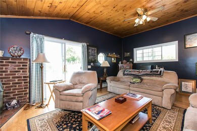 12 Old Carriage Rd, West Warwick, RI 02893 - photo 4