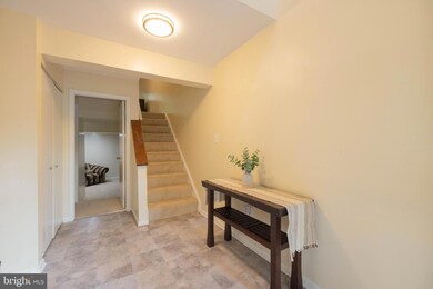 9426 Clocktower Ln, Columbia, MD 21046 - photo 4