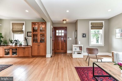 904 Park Ave, Falls Church, VA 22046 - photo 2