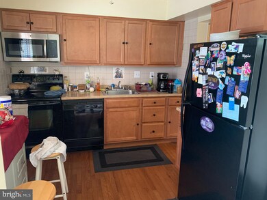 4 Bernadotte Ct, Parkville, MD 21234 - photo 3