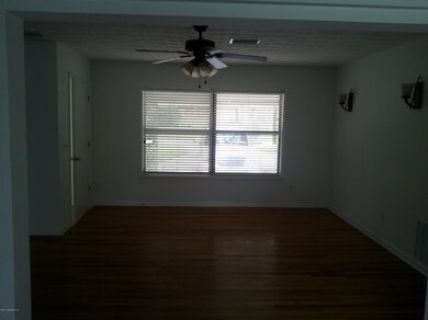 4953 Dian Wood Dr E, Jacksonville, FL 32210 - photo 3