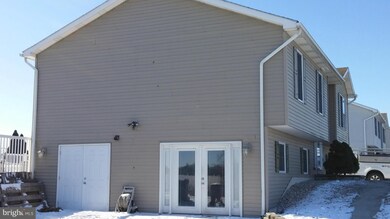 1242 Courtney Dr, Chambersburg, PA 17201 - photo 2