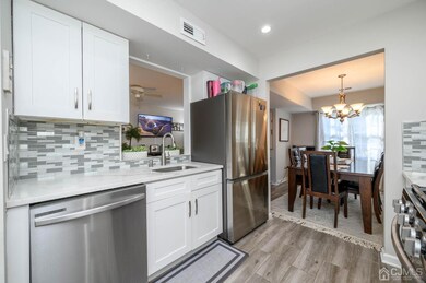 160 Overlook Ct unit 1601, Woodbridge, NJ 07095 - photo 5