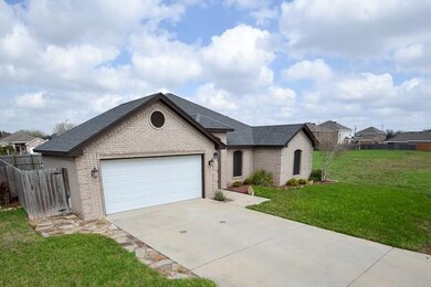 2001 Water Willow Dr, Weslaco, TX 78596 - photo 4