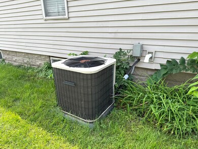 713 E 1st Ave, Mitchell, SD 57301 - photo 5