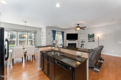 Living & Eat-in Area