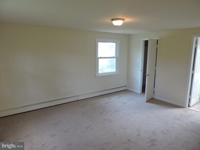 72 Bloomfield Ln, Willingboro, NJ 08046 - photo 4