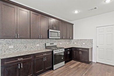 7322 Madison Commons Ln, Houston, TX 77075 - photo 5