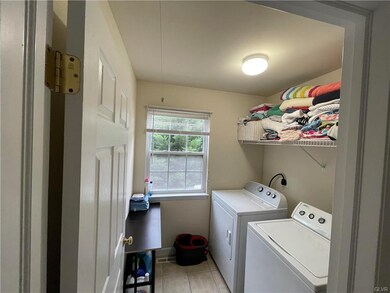 1007 Lily Ln, Temple, PA 19560 - photo 7