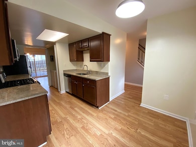 6322 Draco St, Burke, VA 22015 - photo 6