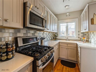 2922 46th St, Des Moines, IA 50310 - photo 7