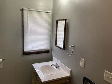 15 W Warren St unit 5, Princeton, IL 61356 - photo 3
