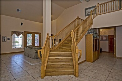 003_Beautiful Grand Staircase