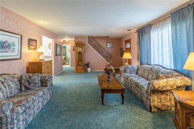 3118 Birch St N, Whitehall, PA 18052 - photo 4