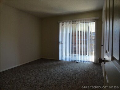 6018 S Madison Place, Tulsa, OK 74105 - photo 7