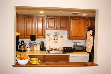 49 Meadow Pond Dr unit D, Leominster, MA 01453 - photo 6