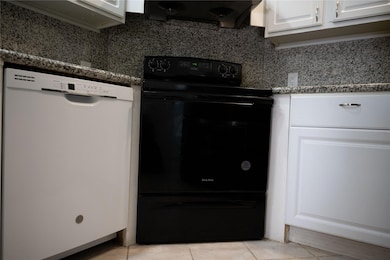 12625 Memorial Dr unit 4, Houston, TX 77024 - photo 5