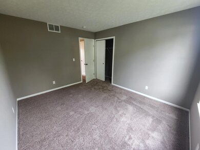 2748 Raphael Dr, Columbus, OH 43232 - photo 4