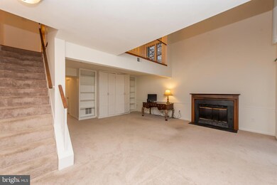 3918 Angelton Ct, Burtonsville, MD 20866 - photo 4