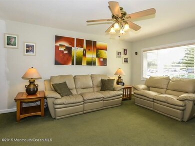 Living Room(18).jpg