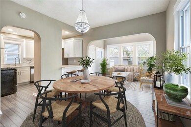 Dining & Sun rooms - virtually staged