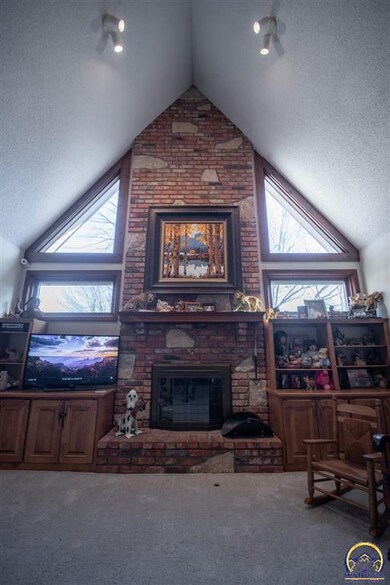 6103 SW 43rd Terrace, Topeka, KS 66610 - photo 4