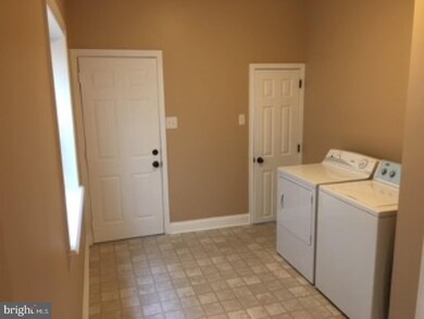 1112 Maple St, Wilmington, DE 19805 - photo 5