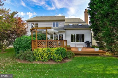 10808 Crippen Vale Ct, Reston, VA 20194 - photo 2