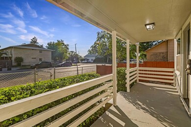 1048 Franklin St - 005 Photos