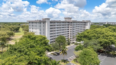 605 Oaks Dr unit 501, Pompano Beach, FL 33069 - photo 4