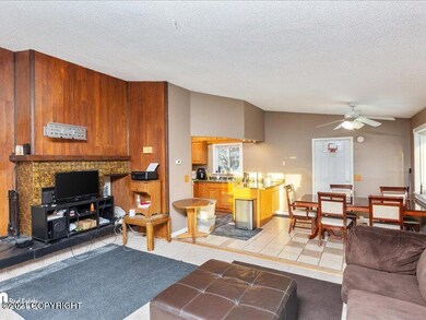 03-Living Room MS_8593