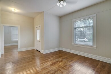 1040 Columbia St, Houston, TX 77008 - photo 4