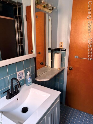 17196 Mendota St, Detroit, MI 48221 - photo 7