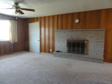 310 Huron Rd, Findlay, OH 45840 - photo 2