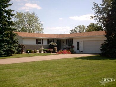 217 W Andrews St, Monroe, IN 46772 - photo 2