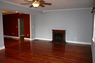 FAMILY ROOM w fireplace