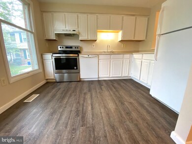 12500 Willow Spring Cir, Germantown, MD 20874 - photo 3