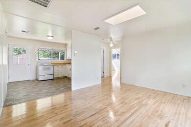 03-907 Mount Pitt Ave-3