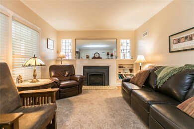 2444 Grande Ave SE, Cedar Rapids, IA 52403 - photo 4