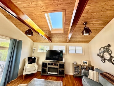 99 Nantasket Ave All Util Incl unit in 12/15, Hull, MA 02045 - photo 5