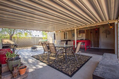 1039 E Devonshire