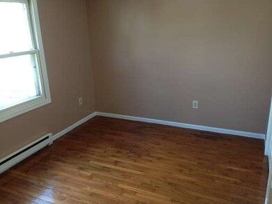 14 Eden St, Chelsea, MA 02150 - photo 6